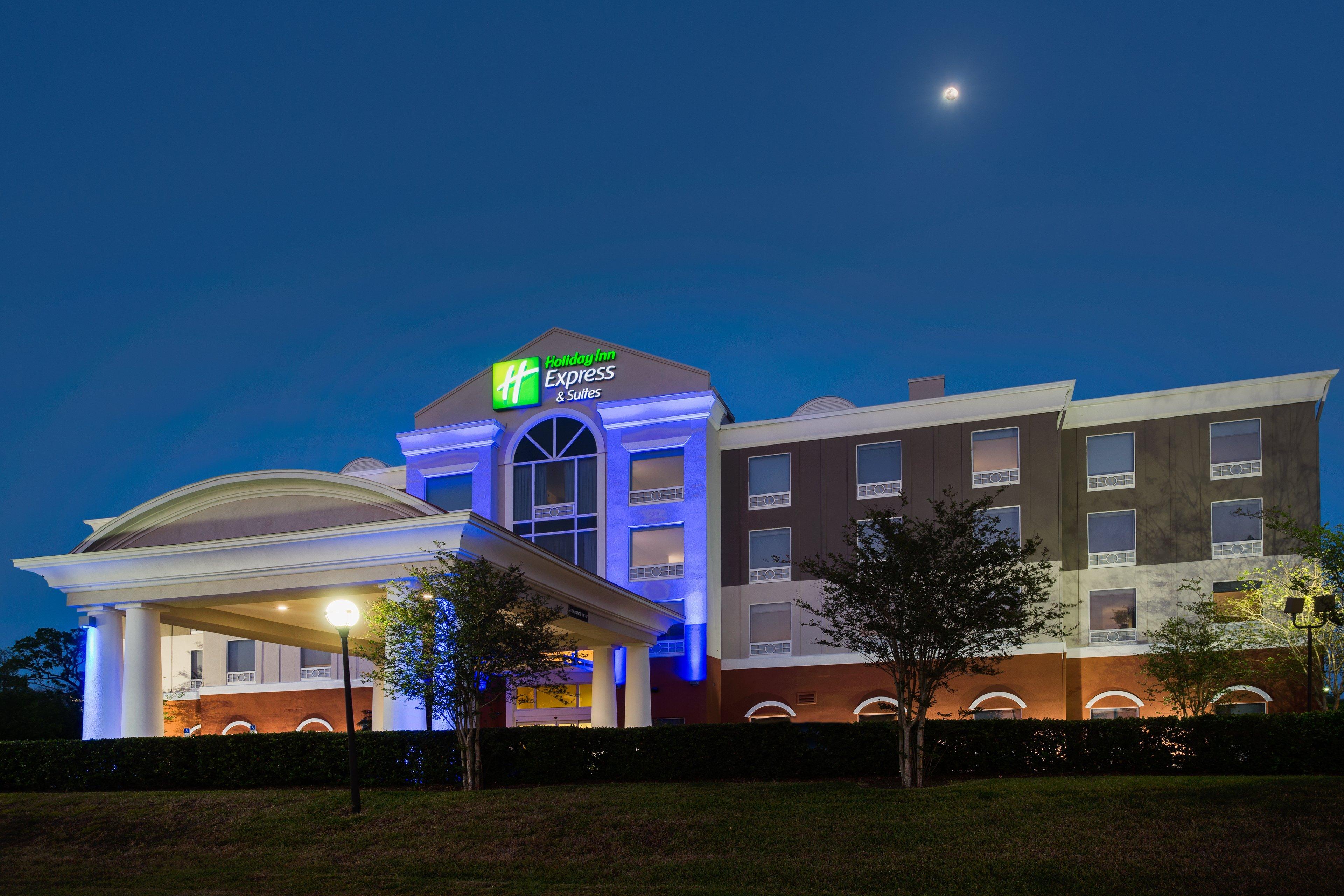 Holiday Inn Express Hotel & Suites Tampa-Fairgrounds-Casino, An Ihg Hotel Exterior photo