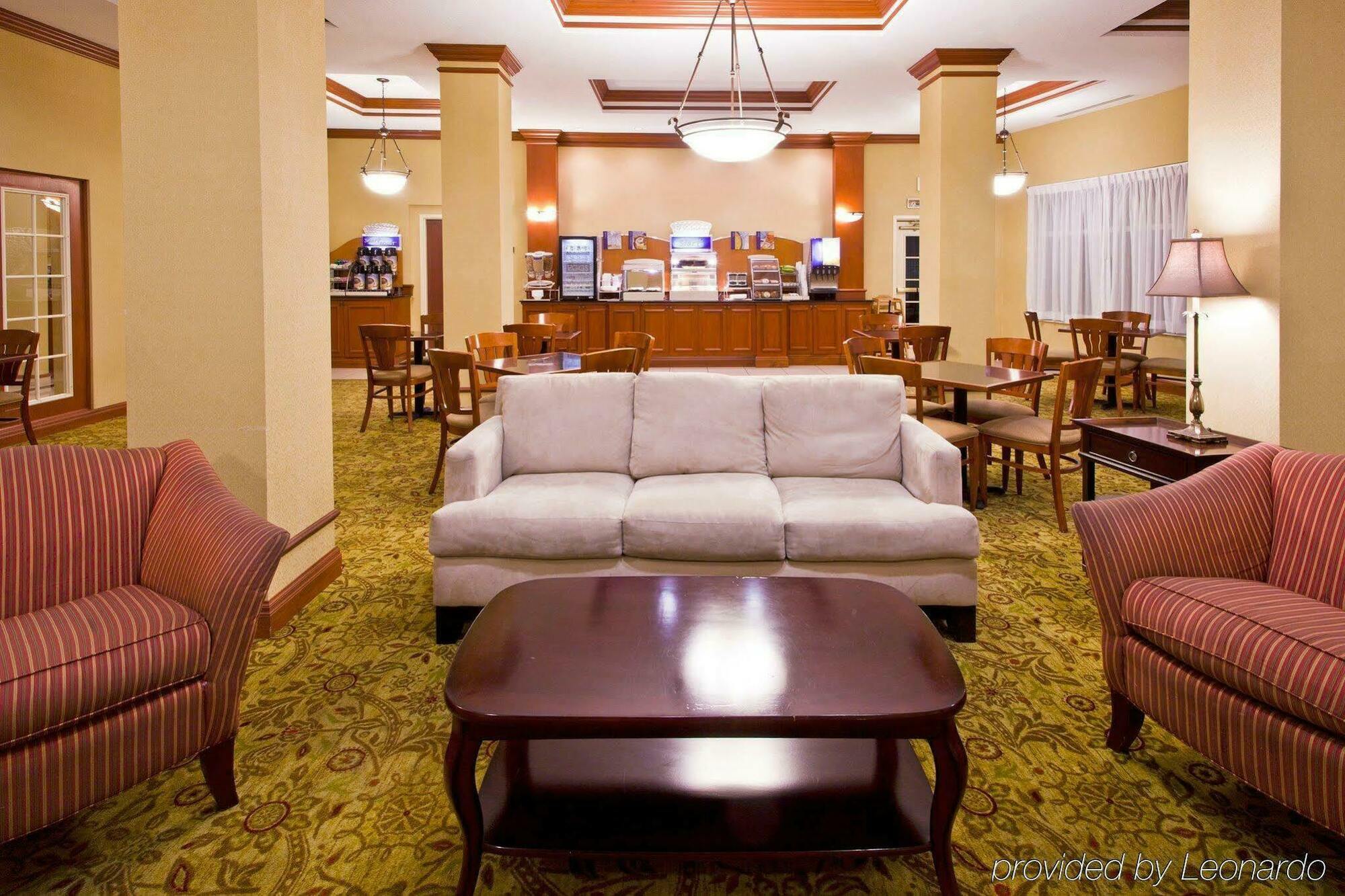 Holiday Inn Express Hotel & Suites Tampa-Fairgrounds-Casino, An Ihg Hotel Restaurant photo